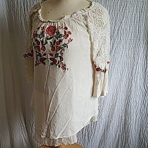 Cotton Blend Cream Top Floral Embroidery Lace Sleeves L